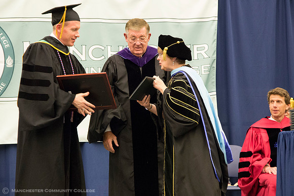 Andy Crews receives Honorary Degree